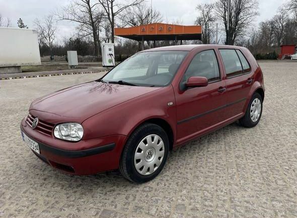 Червоний Фольксваген Гольф, об'ємом двигуна 1.9 л та пробігом 250 тис. км за 2450 $, фото 1 на Automoto.ua