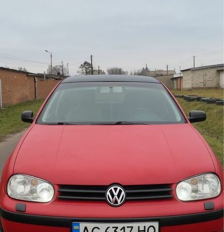 Красный Фольксваген Гольф, объемом двигателя 1.4 л и пробегом 280 тыс. км за 6000 $, фото 1 на Automoto.ua