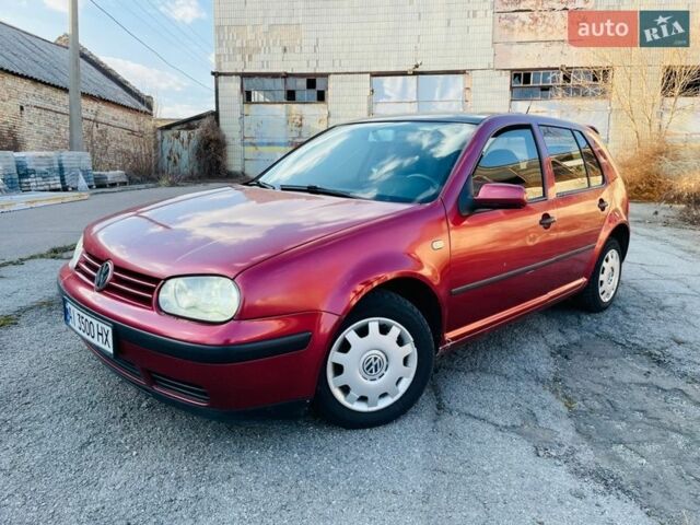 Красный Фольксваген Гольф, объемом двигателя 1.4 л и пробегом 281 тыс. км за 3300 $, фото 1 на Automoto.ua