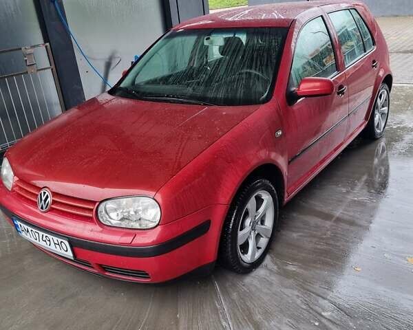 Красный Фольксваген Гольф, объемом двигателя 1.39 л и пробегом 217 тыс. км за 4300 $, фото 1 на Automoto.ua