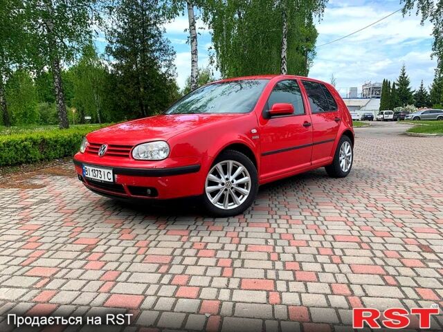 Красный Фольксваген Гольф, объемом двигателя 1.6 л и пробегом 320 тыс. км за 3700 $, фото 1 на Automoto.ua