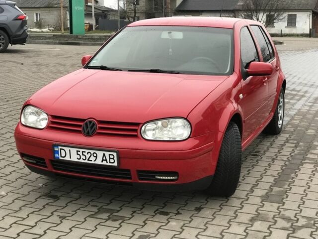 Красный Фольксваген Гольф, объемом двигателя 1.6 л и пробегом 273 тыс. км за 3399 $, фото 1 на Automoto.ua