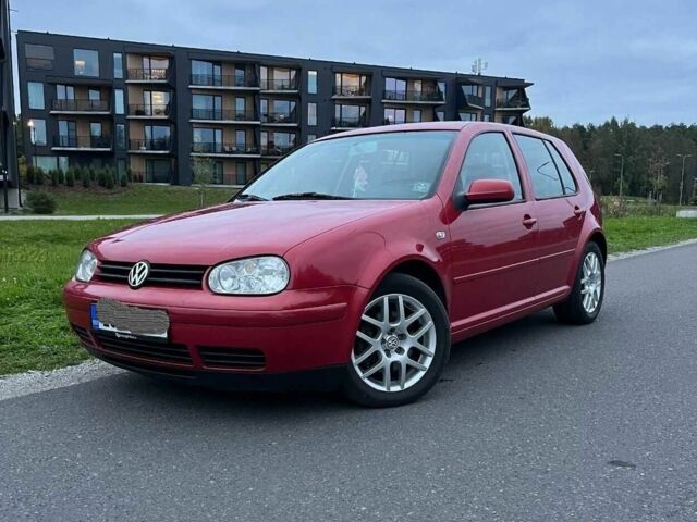 Красный Фольксваген Гольф, объемом двигателя 1.8 л и пробегом 233 тыс. км за 1554 $, фото 1 на Automoto.ua