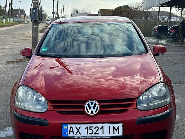 Красный Фольксваген Гольф, объемом двигателя 1.6 л и пробегом 186 тыс. км за 3750 $, фото 1 на Automoto.ua