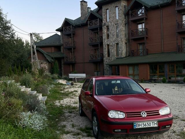 Красный Фольксваген Гольф, объемом двигателя 1.6 л и пробегом 255 тыс. км за 4100 $, фото 1 на Automoto.ua