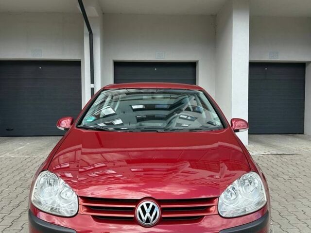 Красный Фольксваген Гольф, объемом двигателя 1.6 л и пробегом 233 тыс. км за 4700 $, фото 1 на Automoto.ua