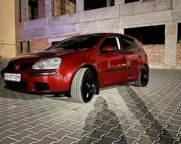 Красный Фольксваген Гольф, объемом двигателя 1.39 л и пробегом 150 тыс. км за 7500 $, фото 1 на Automoto.ua