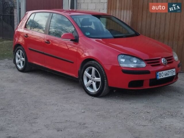 Червоний Фольксваген Гольф, об'ємом двигуна 1.4 л та пробігом 228 тис. км за 4950 $, фото 1 на Automoto.ua