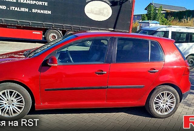 Червоний Фольксваген Гольф, об'ємом двигуна 0.2 л та пробігом 330 тис. км за 4900 $, фото 1 на Automoto.ua