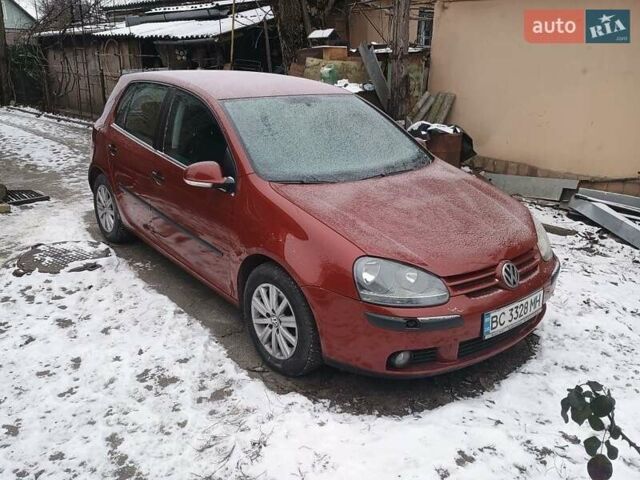 Красный Фольксваген Гольф, объемом двигателя 1.6 л и пробегом 196 тыс. км за 5700 $, фото 1 на Automoto.ua