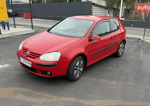 Красный Фольксваген Гольф, объемом двигателя 1.6 л и пробегом 219 тыс. км за 6100 $, фото 1 на Automoto.ua