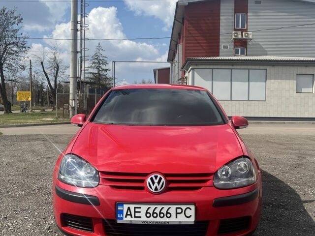 Красный Фольксваген Гольф, объемом двигателя 1.4 л и пробегом 255 тыс. км за 4400 $, фото 1 на Automoto.ua