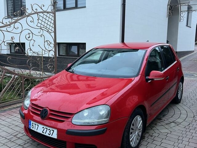 Красный Фольксваген Гольф, объемом двигателя 1.4 л и пробегом 211 тыс. км за 2150 $, фото 1 на Automoto.ua