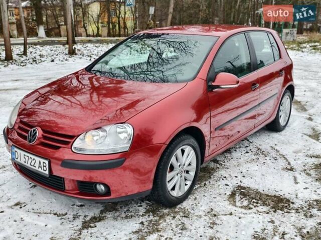 Красный Фольксваген Гольф, объемом двигателя 1.6 л и пробегом 193 тыс. км за 5250 $, фото 1 на Automoto.ua
