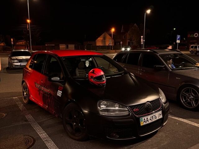 Красный Фольксваген Гольф, объемом двигателя 1.6 л и пробегом 147 тыс. км за 7500 $, фото 1 на Automoto.ua