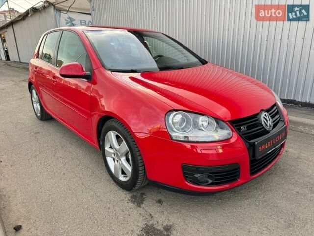 Красный Фольксваген Гольф, объемом двигателя 1.4 л и пробегом 229 тыс. км за 7250 $, фото 1 на Automoto.ua