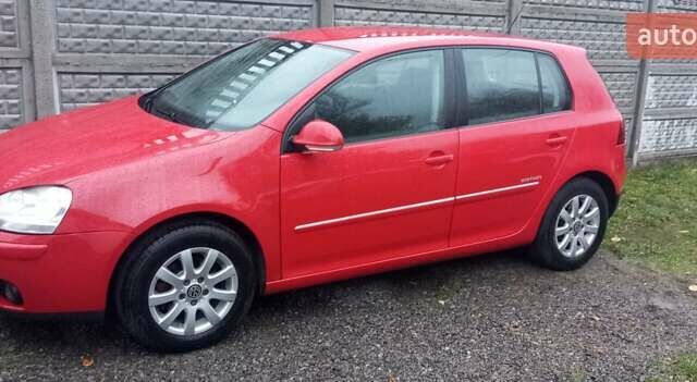 Червоний Фольксваген Гольф, об'ємом двигуна 1.4 л та пробігом 125 тис. км за 5999 $, фото 1 на Automoto.ua