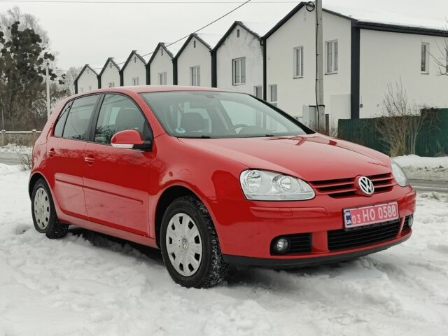 Красный Фольксваген Гольф, объемом двигателя 1.6 л и пробегом 184 тыс. км за 6350 $, фото 1 на Automoto.ua