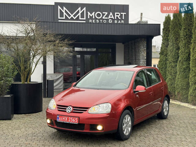 Червоний Фольксваген Гольф, об'ємом двигуна 1.4 л та пробігом 231 тис. км за 5600 $, фото 1 на Automoto.ua