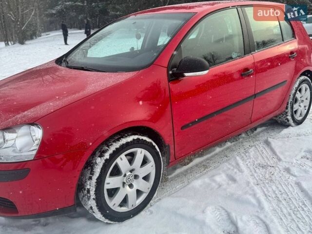 Красный Фольксваген Гольф, объемом двигателя 1.6 л и пробегом 248 тыс. км за 5500 $, фото 1 на Automoto.ua