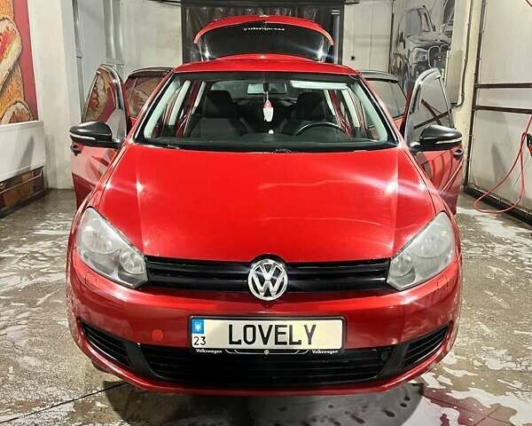 Красный Фольксваген Гольф, объемом двигателя 2 л и пробегом 200 тыс. км за 7560 $, фото 1 на Automoto.ua