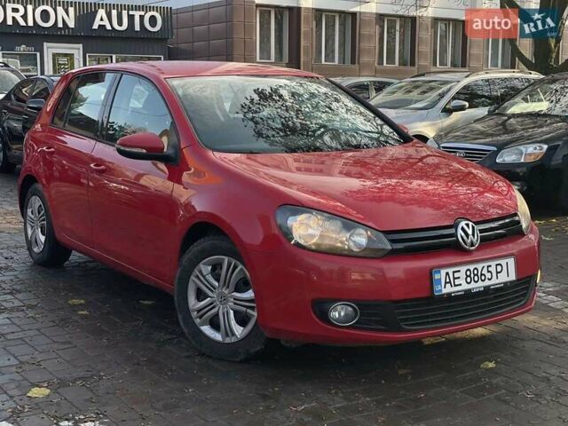 Красный Фольксваген Гольф, объемом двигателя 1.2 л и пробегом 205 тыс. км за 6800 $, фото 1 на Automoto.ua