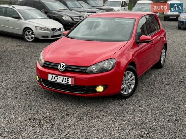 Красный Фольксваген Гольф, объемом двигателя 1.4 л и пробегом 265 тыс. км за 6850 $, фото 1 на Automoto.ua
