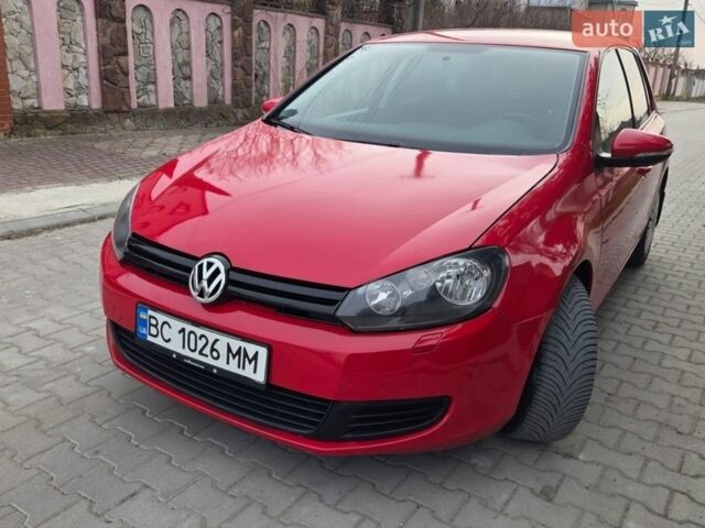 Красный Фольксваген Гольф, объемом двигателя 1.2 л и пробегом 159 тыс. км за 5900 $, фото 1 на Automoto.ua
