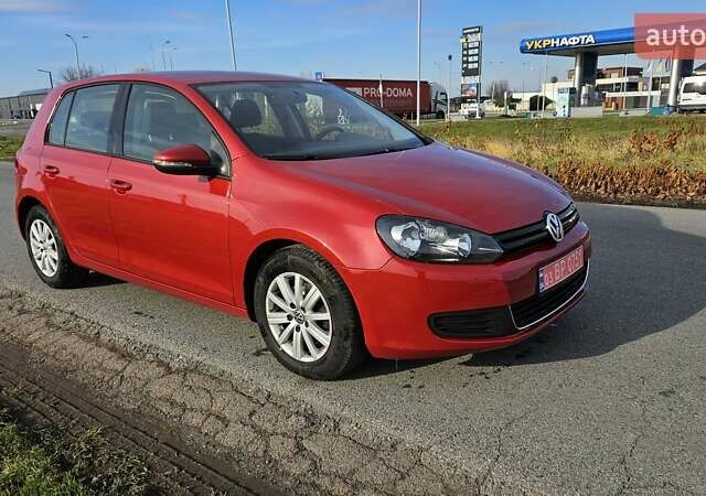 Красный Фольксваген Гольф, объемом двигателя 1.39 л и пробегом 232 тыс. км за 7300 $, фото 1 на Automoto.ua