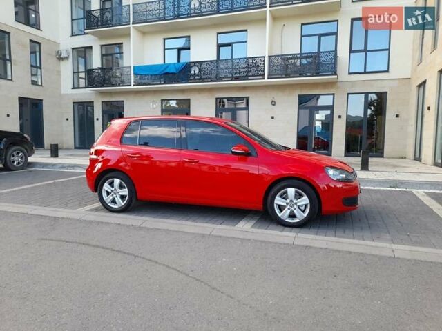 Красный Фольксваген Гольф, объемом двигателя 1.4 л и пробегом 251 тыс. км за 6850 $, фото 1 на Automoto.ua