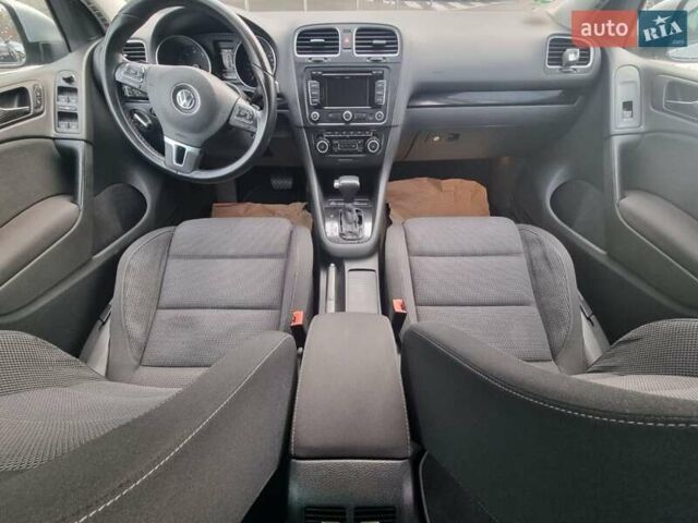 Красный Фольксваген Гольф, объемом двигателя 1.39 л и пробегом 177 тыс. км за 8499 $, фото 1 на Automoto.ua