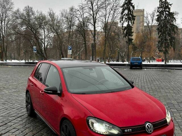 Красный Фольксваген Гольф, объемом двигателя 2 л и пробегом 195 тыс. км за 9000 $, фото 1 на Automoto.ua