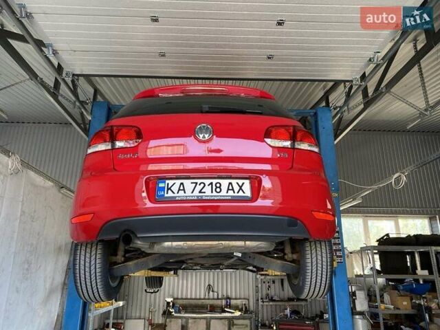 Красный Фольксваген Гольф, объемом двигателя 1.2 л и пробегом 162 тыс. км за 8600 $, фото 1 на Automoto.ua