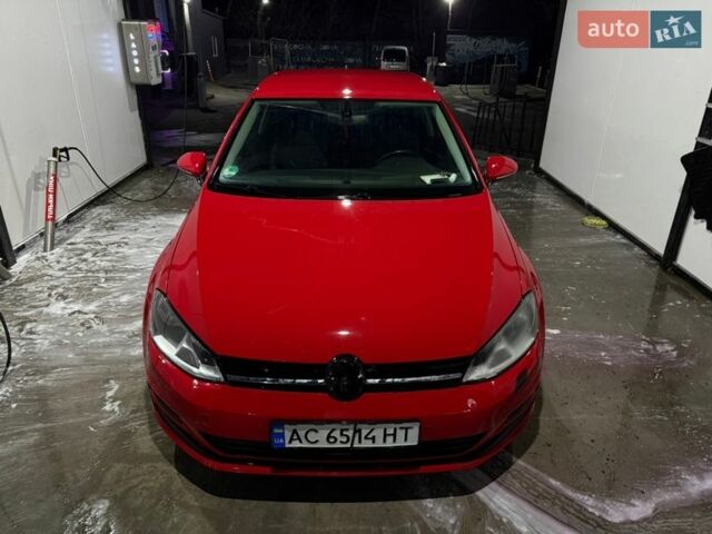 Красный Фольксваген Гольф, объемом двигателя 1.97 л и пробегом 311 тыс. км за 8800 $, фото 1 на Automoto.ua