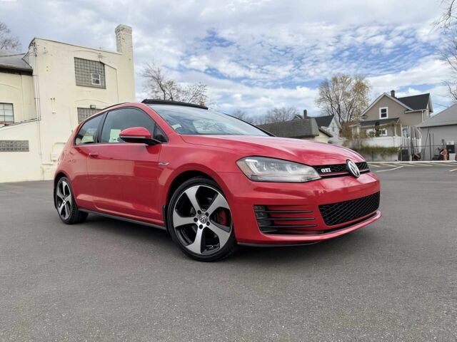 Червоний Фольксваген Гольф, об'ємом двигуна 2 л та пробігом 71 тис. км за 8000 $, фото 1 на Automoto.ua