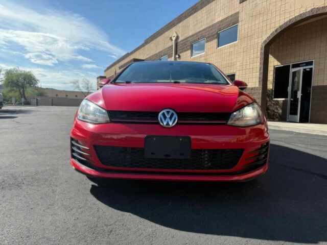 Красный Фольксваген Гольф, объемом двигателя 2 л и пробегом 71 тыс. км за 4000 $, фото 1 на Automoto.ua