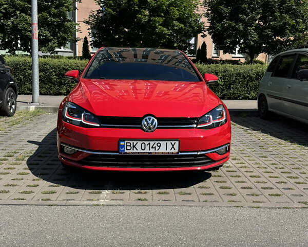 Красный Фольксваген Гольф, объемом двигателя 1.8 л и пробегом 80 тыс. км за 14900 $, фото 1 на Automoto.ua