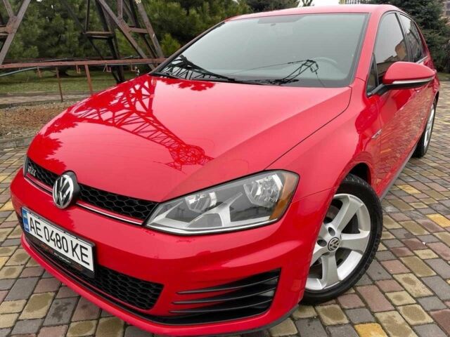 Червоний Фольксваген Гольф, об'ємом двигуна 2 л та пробігом 160 тис. км за 13999 $, фото 1 на Automoto.ua