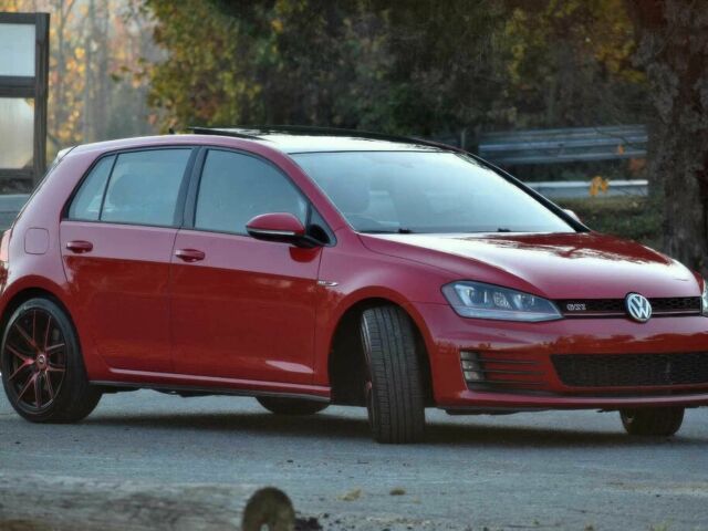 Червоний Фольксваген Гольф, об'ємом двигуна 2 л та пробігом 60 тис. км за 4500 $, фото 1 на Automoto.ua