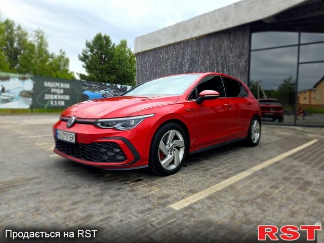 Красный Фольксваген Гольф, объемом двигателя 2 л и пробегом 88 тыс. км за 29000 $, фото 1 на Automoto.ua