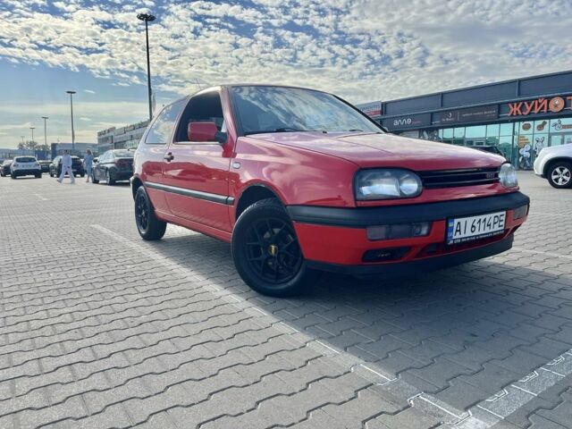 Красный Фольксваген Гольф, объемом двигателя 1.4 л и пробегом 201 тыс. км за 3700 $, фото 1 на Automoto.ua