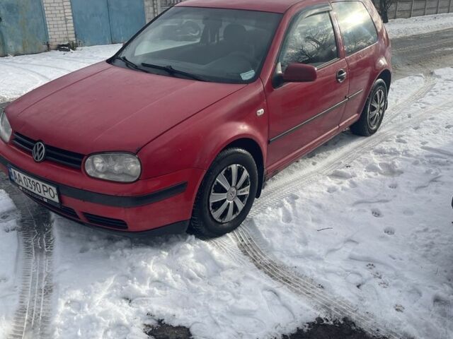 Красный Фольксваген Гольф, объемом двигателя 1.4 л и пробегом 245 тыс. км за 1450 $, фото 1 на Automoto.ua