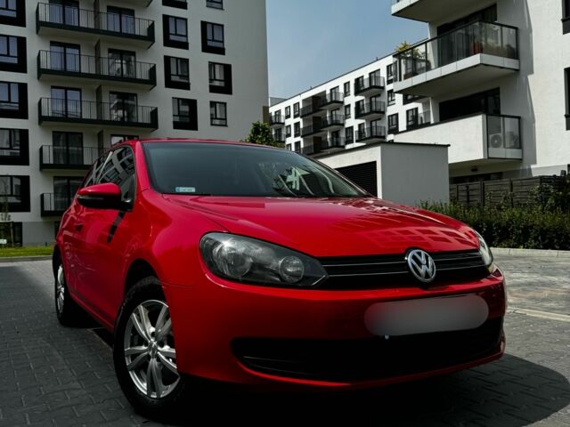 Красный Фольксваген Гольф, объемом двигателя 0 л и пробегом 228 тыс. км за 4100 $, фото 1 на Automoto.ua