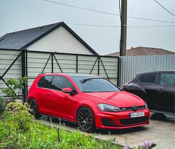 Червоний Фольксваген Гольф, об'ємом двигуна 2 л та пробігом 92 тис. км за 11600 $, фото 1 на Automoto.ua