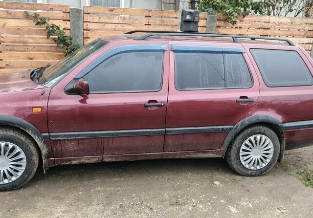 Червоний Фольксваген Гольф, об'ємом двигуна 0 л та пробігом 300 тис. км за 2200 $, фото 1 на Automoto.ua