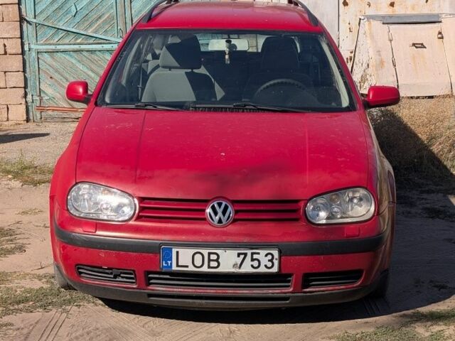 Красный Фольксваген Гольф, объемом двигателя 2 л и пробегом 323 тыс. км за 2100 $, фото 1 на Automoto.ua