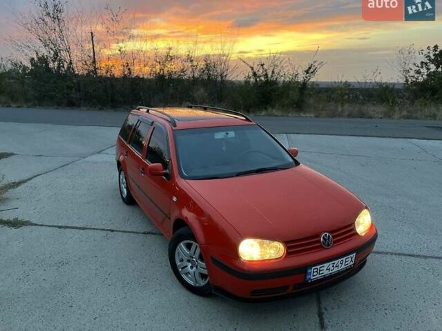 Красный Фольксваген Гольф, объемом двигателя 1.4 л и пробегом 308 тыс. км за 4100 $, фото 1 на Automoto.ua