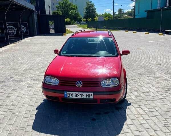 Червоний Фольксваген Гольф, об'ємом двигуна 1.39 л та пробігом 213 тис. км за 4150 $, фото 1 на Automoto.ua