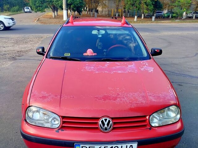 Красный Фольксваген Гольф, объемом двигателя 1.4 л и пробегом 472 тыс. км за 4200 $, фото 1 на Automoto.ua