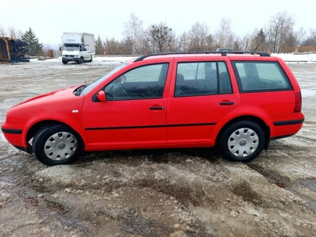 Красный Фольксваген Гольф, объемом двигателя 0 л и пробегом 300 тыс. км за 2500 $, фото 1 на Automoto.ua